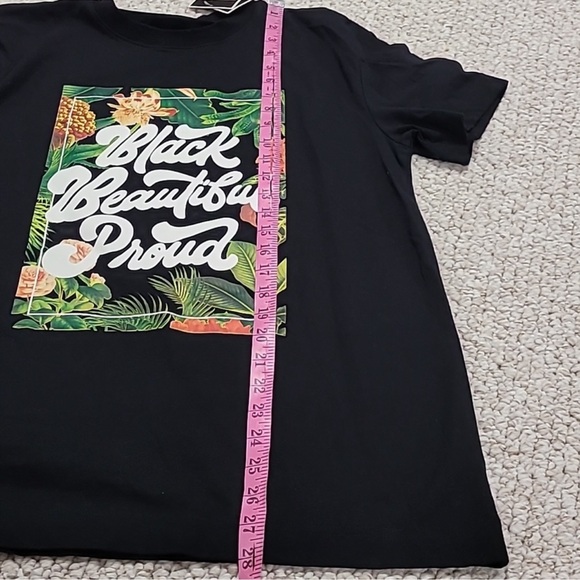 Graphic tee - Picture 3 of 5